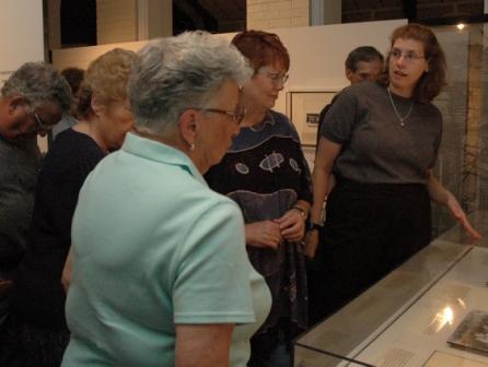 Fig 6: USHMM Curator Susan Goldstein Snyder trains volunteer docents